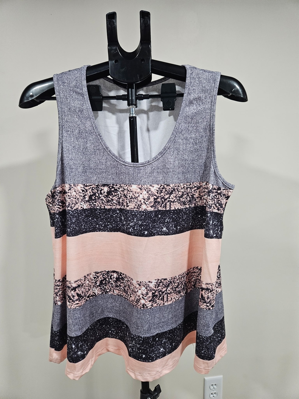 Women’s Striped Scoop Neck Tank Top in Gray and Blush